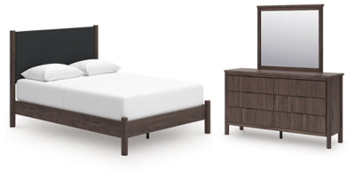 Base de cama tapizada Queen Cadmori, cómoda y espejo