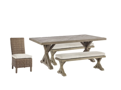 Mesa de comedor de exterior Beachcroft con 4 sillas y banco