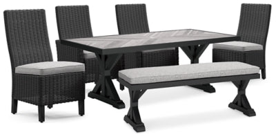 Mesa de comedor Beachcroft para exteriores con 4 sillas y banco