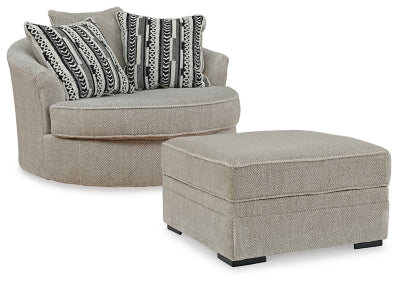 Sillón giratorio y otomana Calnita extragrandes