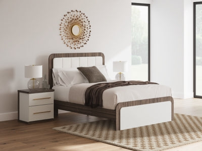Mazilar Queen Upholstered Bed