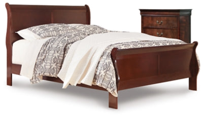 Alisdair Queen Sleigh Bed and Chest